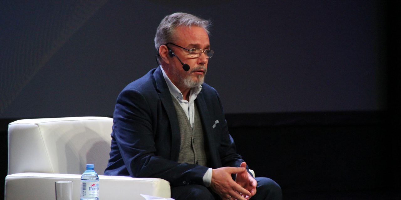 В Курске во Дворце молодежи прошла встреча с российским политологом