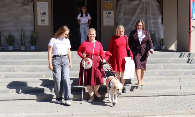 Голосуем сердцем и с помощью друзей!