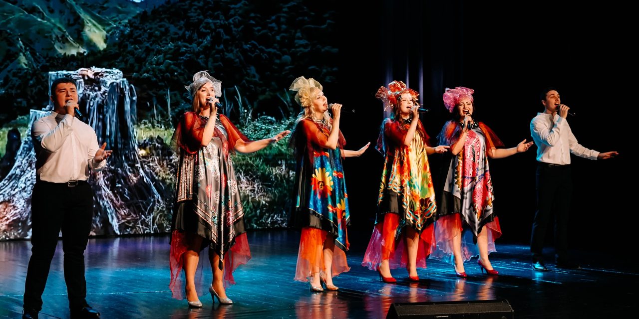 Во Дворце молодежи прошёл концерт театра-студии эстрадного вокала «Вечное движение»