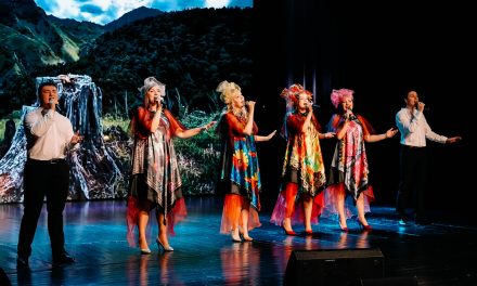 Во Дворце молодежи прошёл концерт театра-студии эстрадного вокала «Вечное движение»