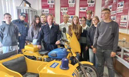 Обучающиеся в секции «Юный автомобилист» областного Дворца молодежи совершили экскурсию в музей истории ГАИ – ГИБДД Курской области