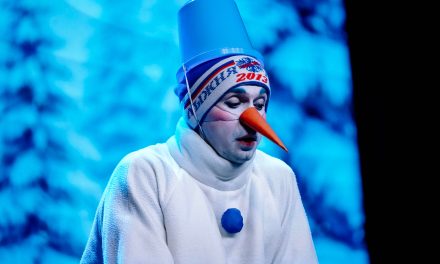 В областном Дворце молодежи состоялся показ новогодней сказки для детей участников СВО