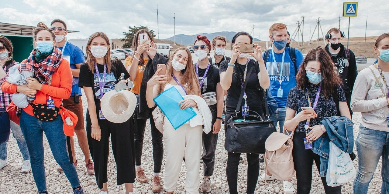 На «Тавриде» стартовала новая смена — творческая антишкола «Литературы и медиа»