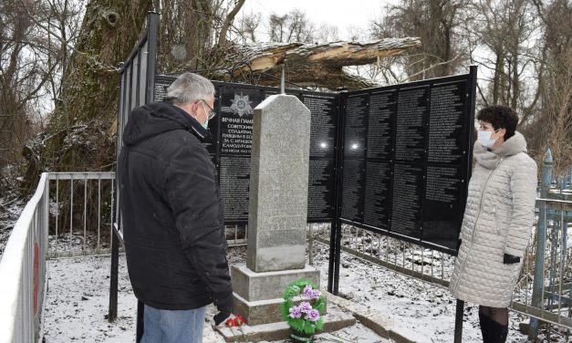 В День неизвестного солдата открыты новые мемориальные плиты