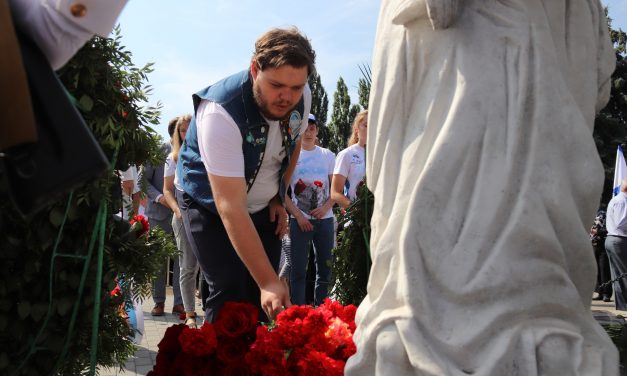 В Курске почтили память погибших подводников