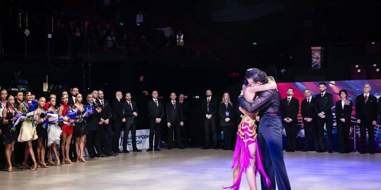 Воспитанники танцевальной школы «Империя» питанники танцевальной школы «Империя» областного Дворца молодежи Даниил Винокур и Александра Анпилогова стали Чемпионами России 2026